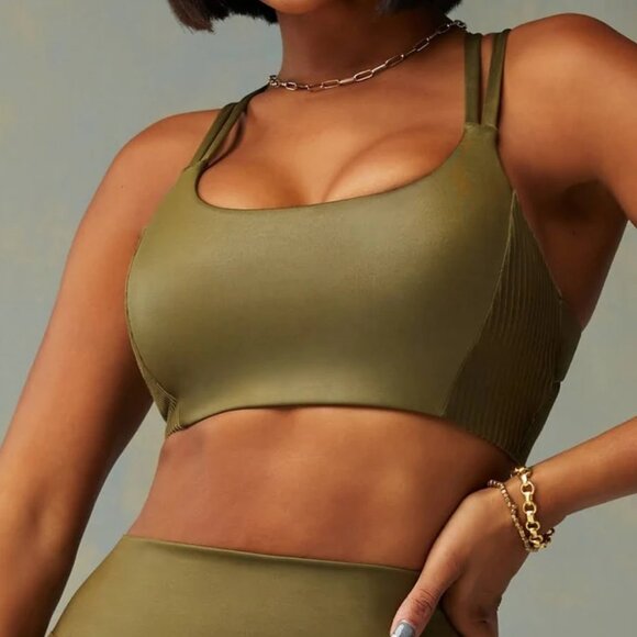 NWT Fabletics Principal Motion365+ Sports Bra in Green (Dark Moss) Size Small - Picture 2 of 6